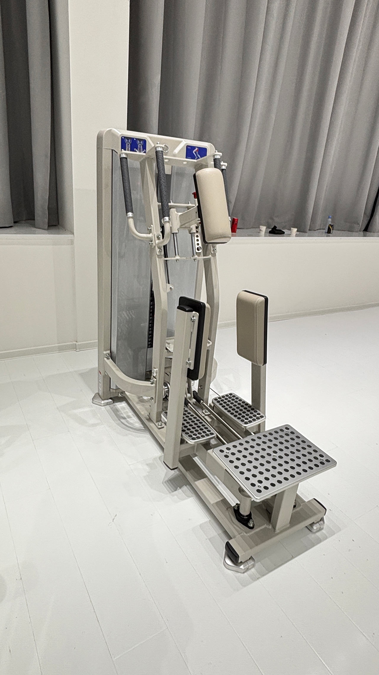 GL-1005 Standing Abductor 